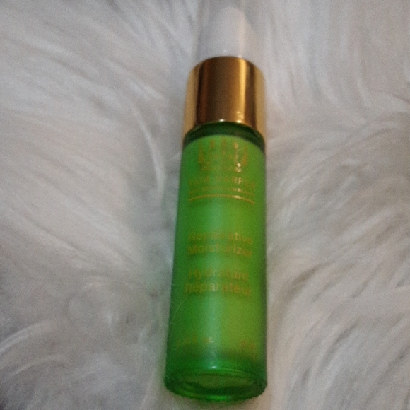 New! Tata Harper Repairative moisturizer - Picture 2 of 2
